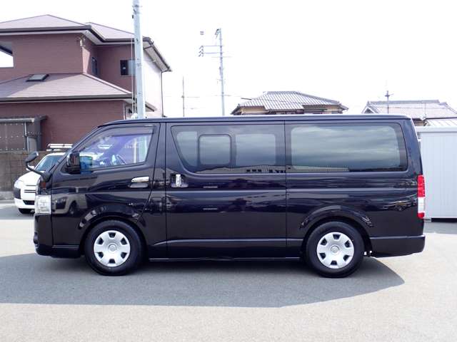 Toyota Hiace Van 9