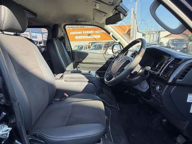 Toyota Hiace Van 8