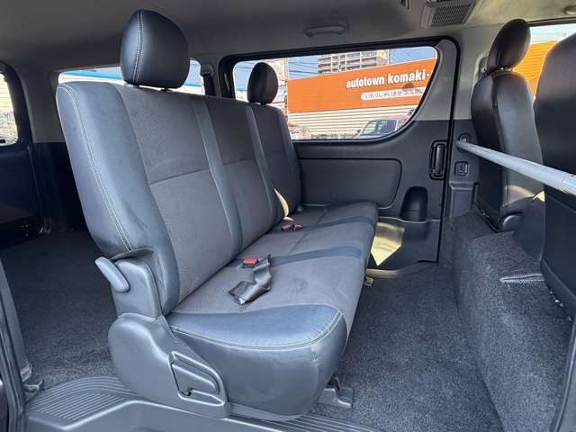 Toyota Hiace Van 9