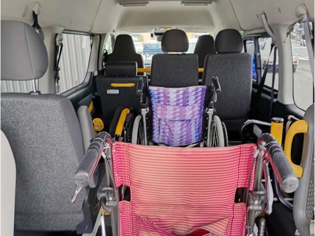 Toyota Hiace Van 11
