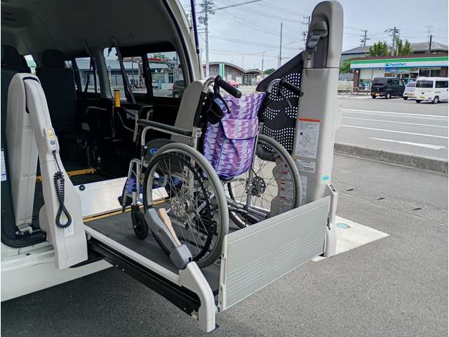 Toyota Hiace Van 8