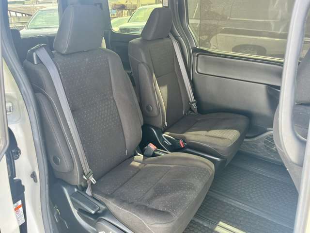 Toyota Noah 11