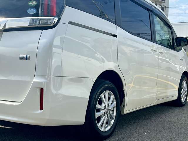 Toyota Noah 6