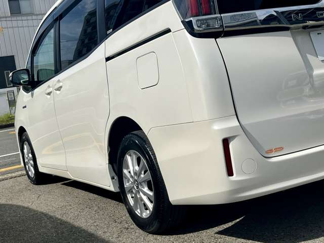 Toyota Noah 7