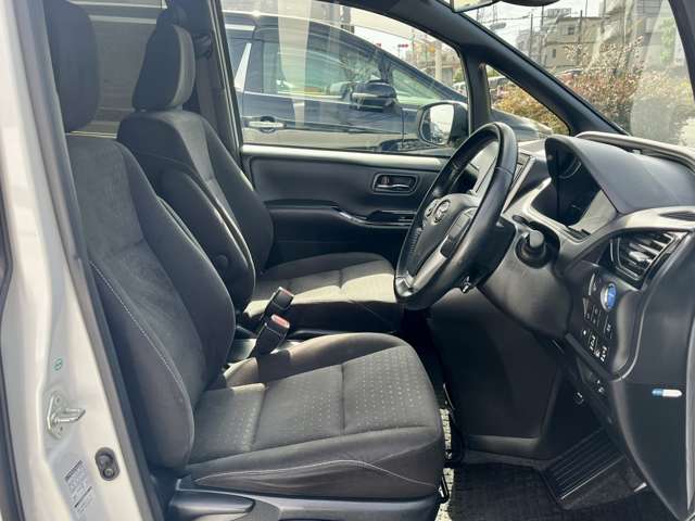 Toyota Noah 9