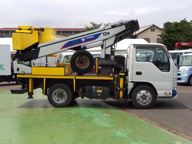 Isuzu Elf 4