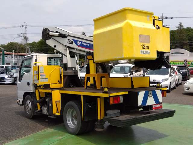 Isuzu Elf 6