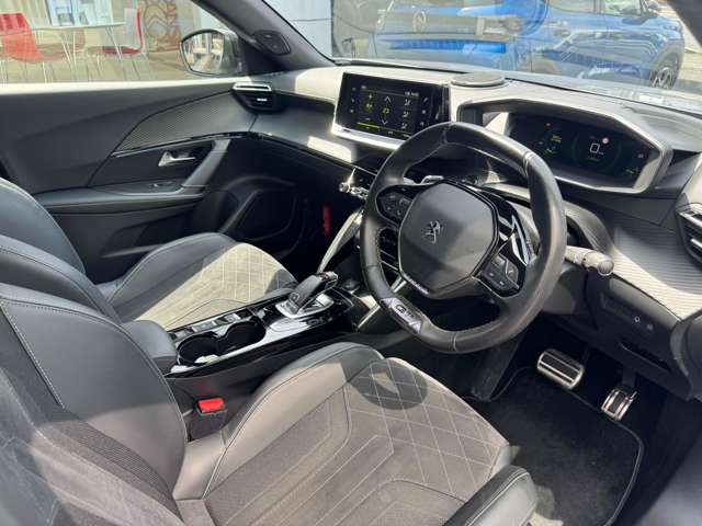 Peugeot SUV 2008 7