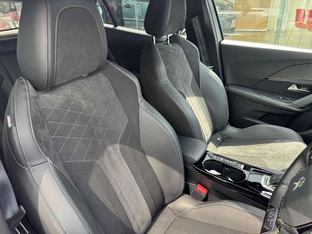 Peugeot SUV 2008 8