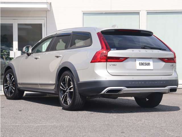 Volvo V90 Cross Country 10