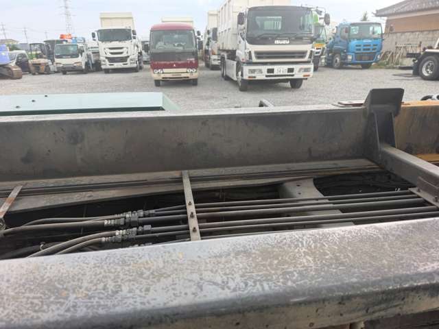 UD Trucks Quon 12