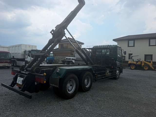 UD Trucks Quon 10