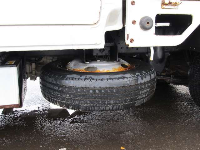 Isuzu Elf 11