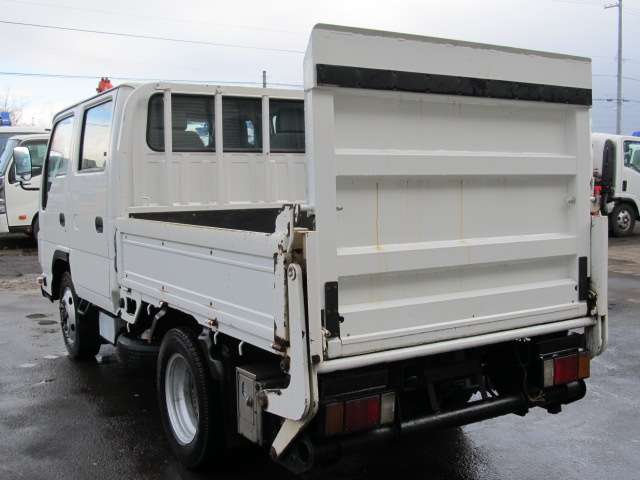 Isuzu Elf 8