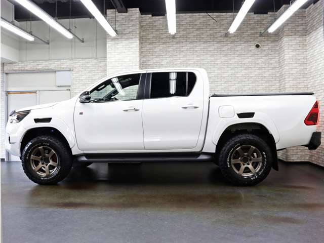 Toyota Hilux 2