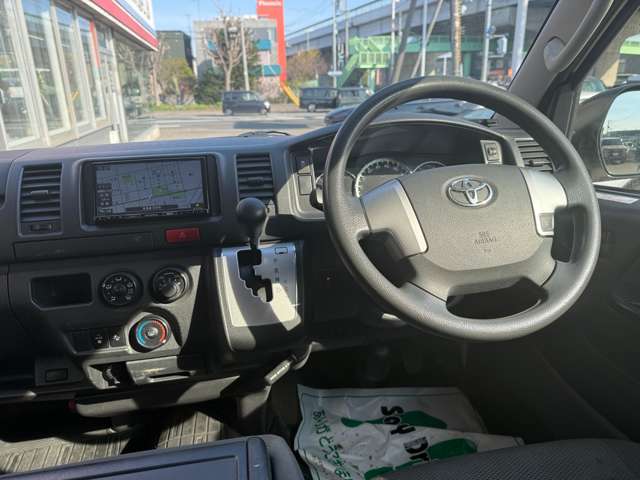 Toyota Regius Ace 11