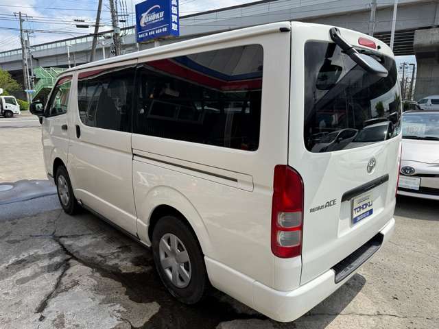 Toyota Regius Ace 4