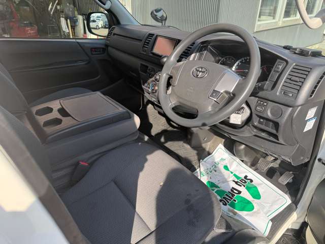 Toyota Regius Ace 7