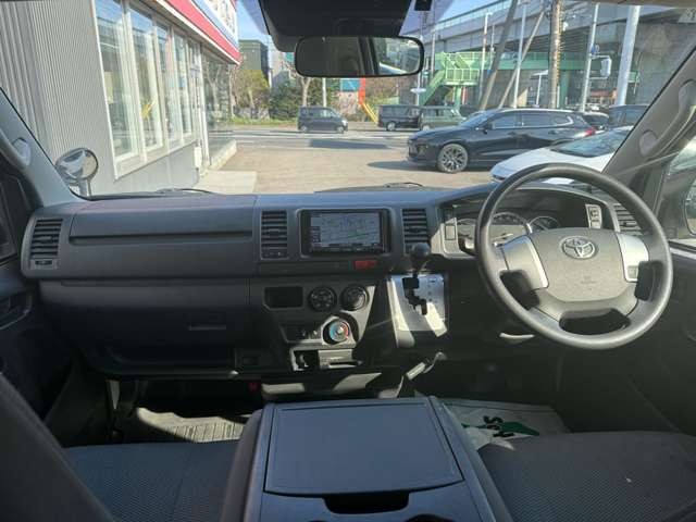 Toyota Regius Ace 10