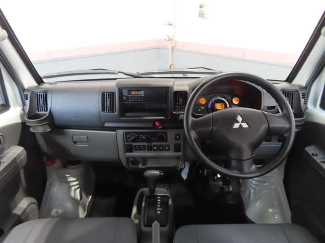 Mitsubishi Minicab EV 3