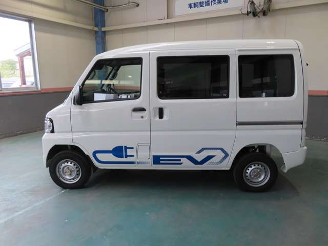 Mitsubishi Minicab EV 6