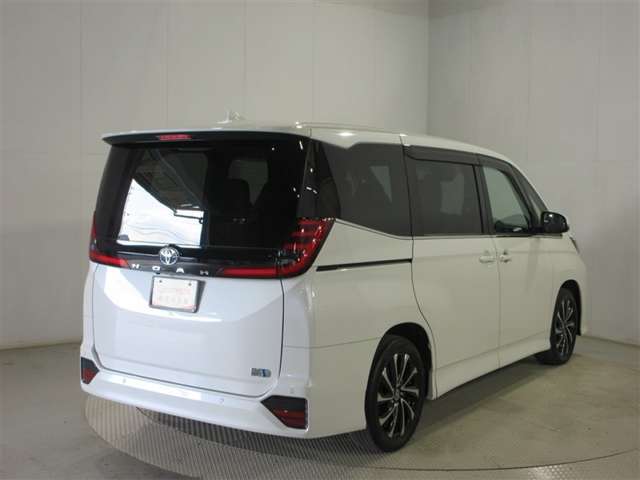 Toyota Noah 2