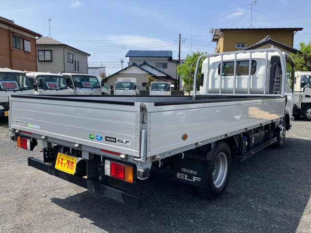 Isuzu Elf 2
