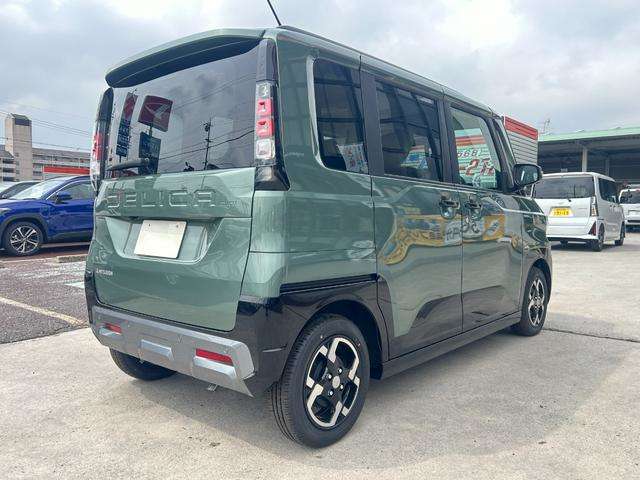 Mitsubishi Delica Mini 5