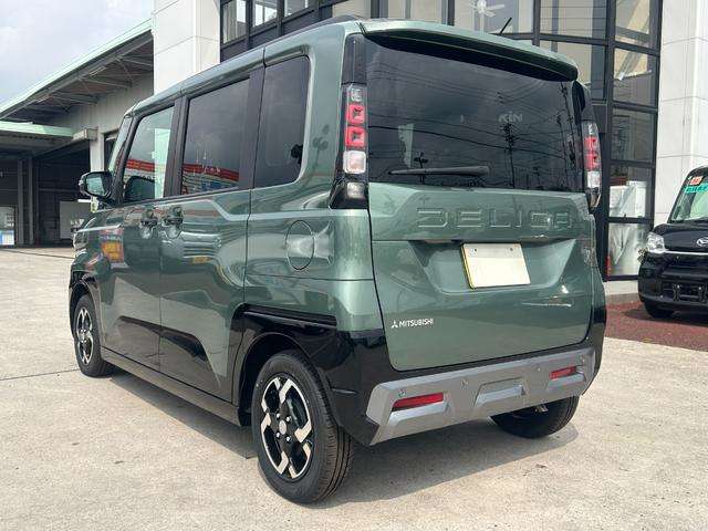 Mitsubishi Delica Mini 8