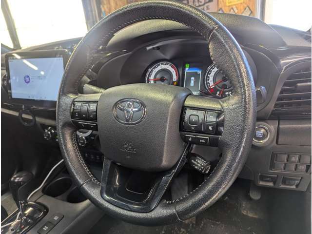 Toyota Hilux 9