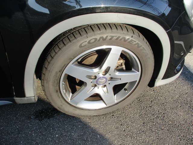 Mercedes-Benz GLA-Class 12