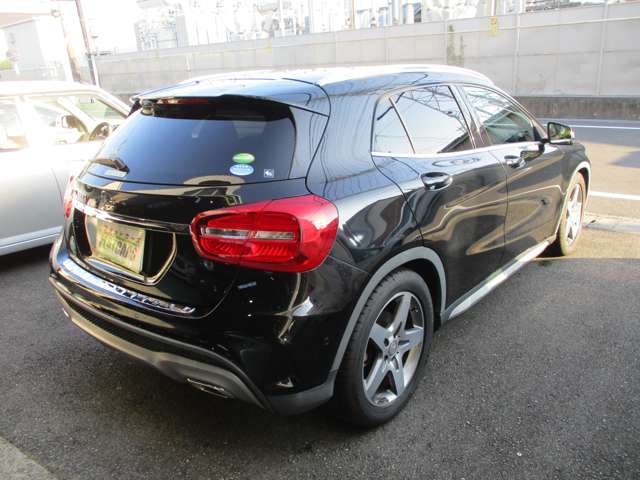 Mercedes-Benz GLA-Class 9