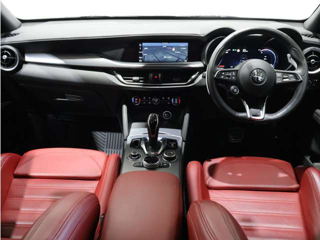 Alfa Romeo Stelvio 5
