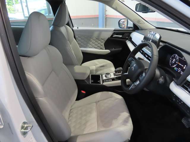 Mitsubishi Outlander 4