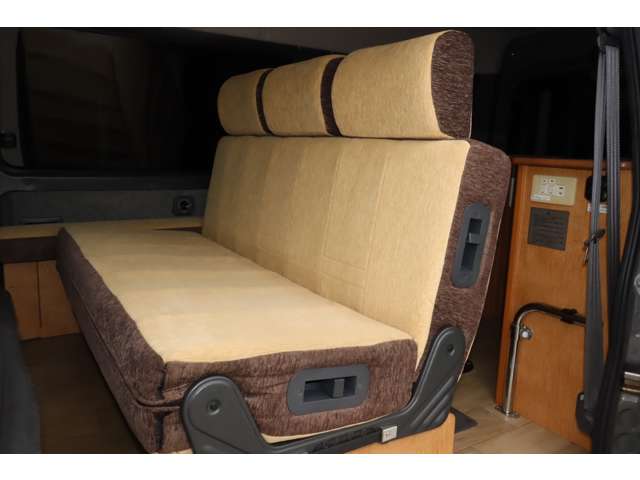 Nissan Vanette 4