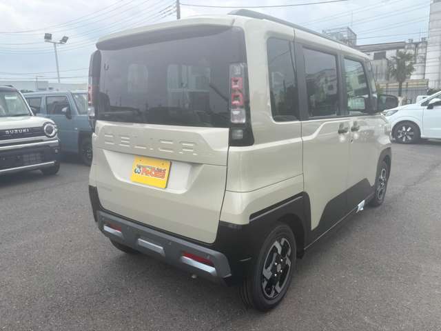 Mitsubishi Delica Mini 8