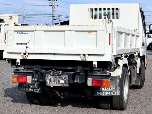 Hino Dutro 3