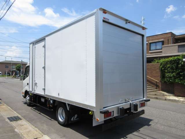 Hino Dutro 12
