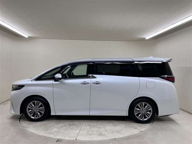 Toyota Alphard 5