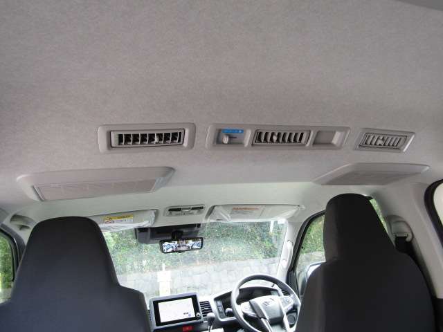 Toyota Hiace Van 9