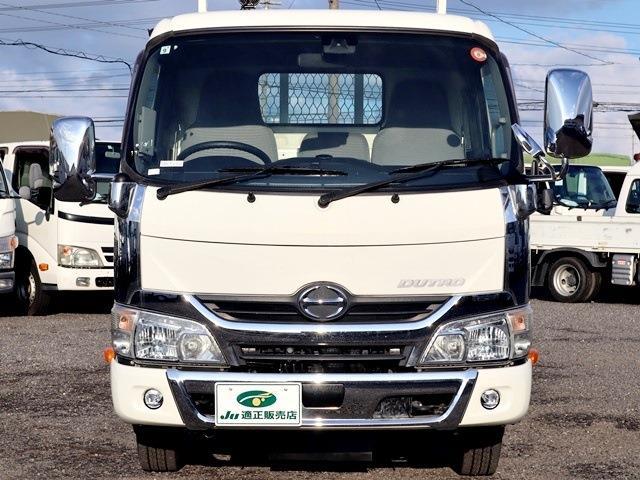 Hino Dutro 3