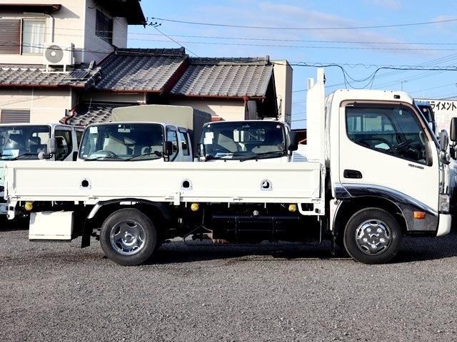 Hino Dutro 8