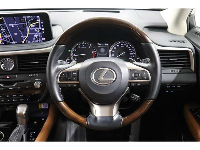 Lexus RX 9