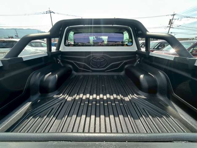 Toyota Hilux 12