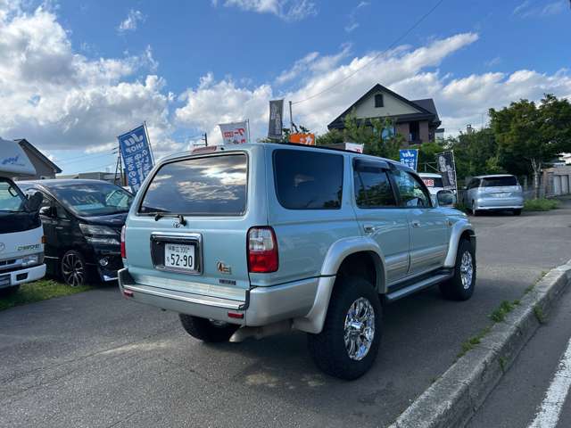 Toyota Hilux Surf 7