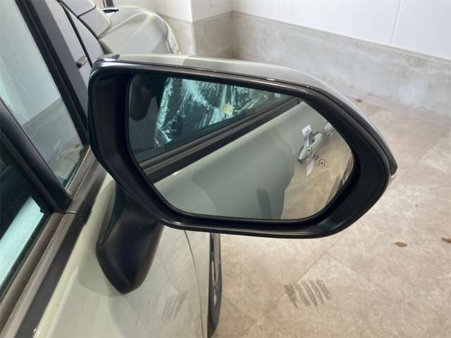 Toyota Sienta 5
