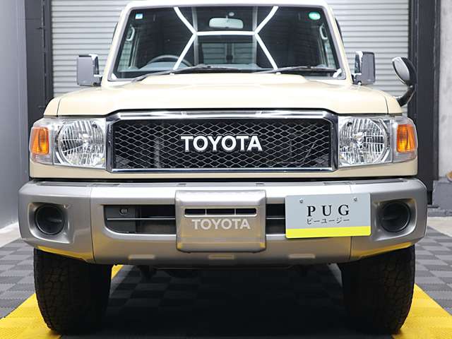 Toyota Land Cruiser 70 Pickup 5