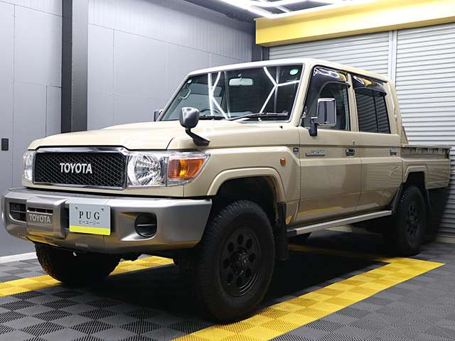 Toyota Land Cruiser 70 Pickup 6