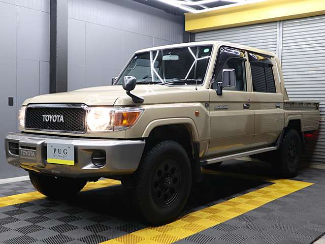 Toyota Land Cruiser 70 Pickup 7