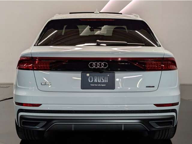 Audi Q8 5